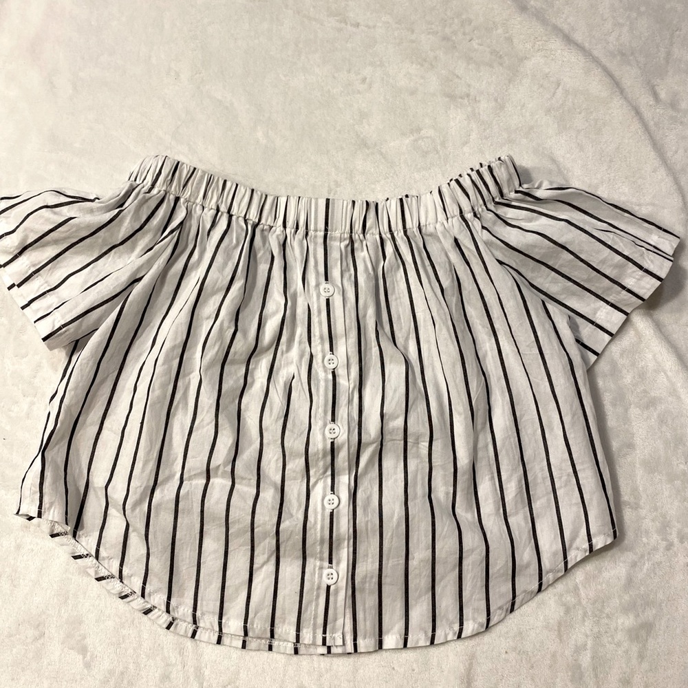 White crop top